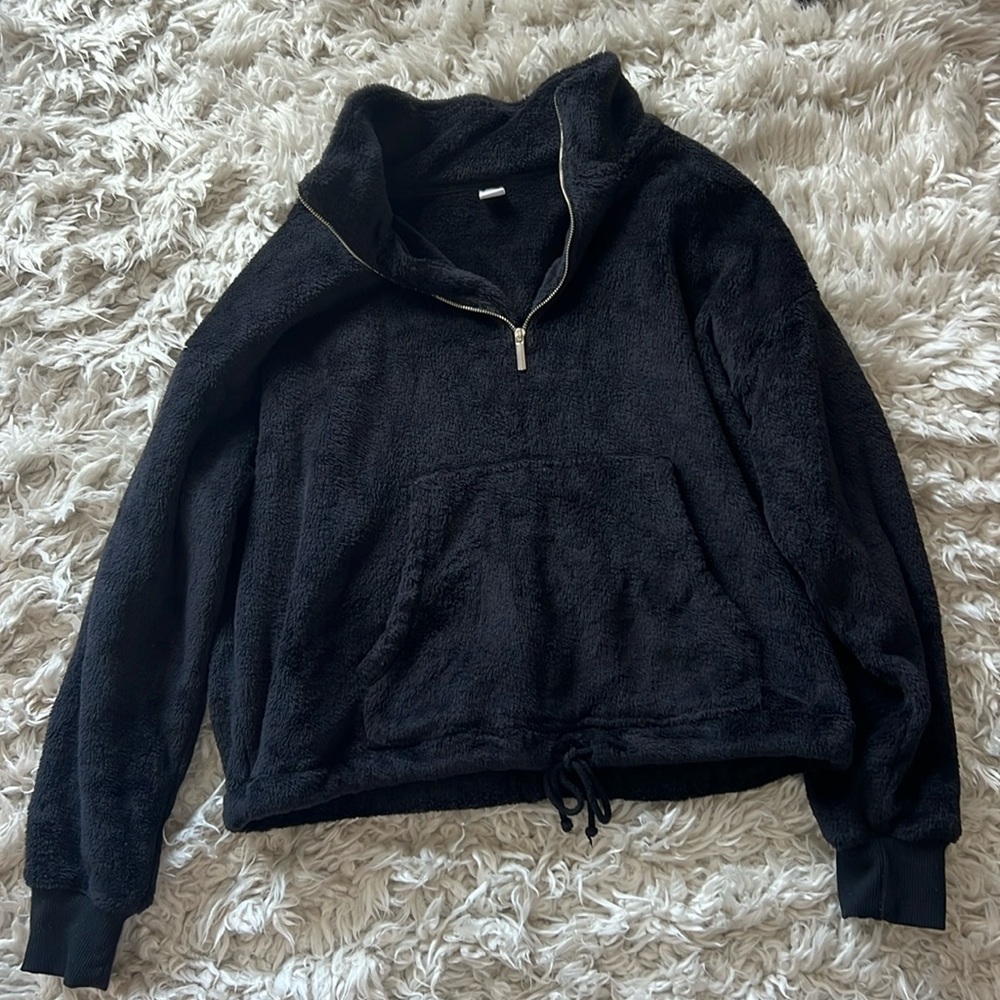 Old navy black fuzzy teddy crewneck jacket